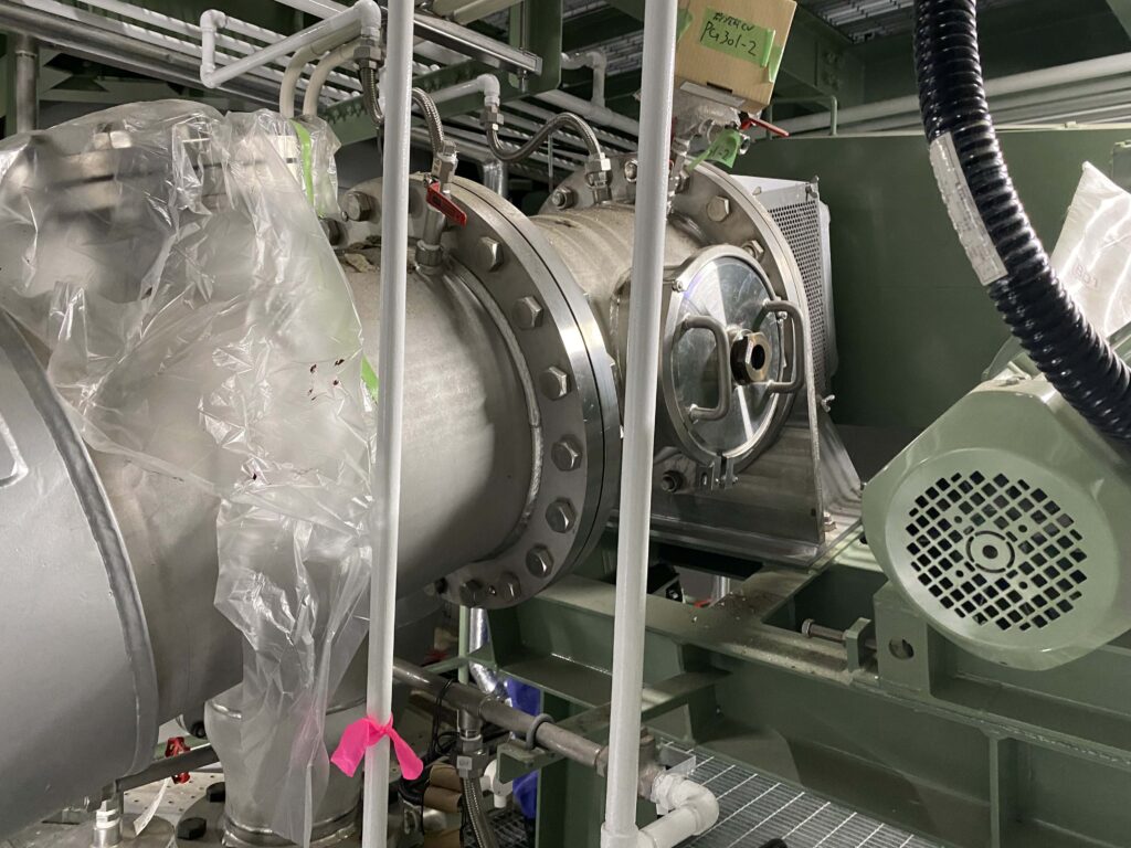 公共下水処理場機器据付・配管工事