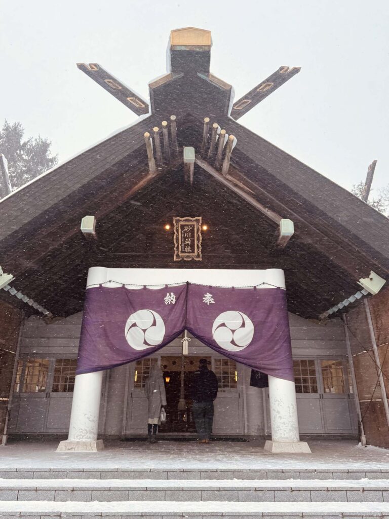 家族と共に参拝した地元の砂川神社